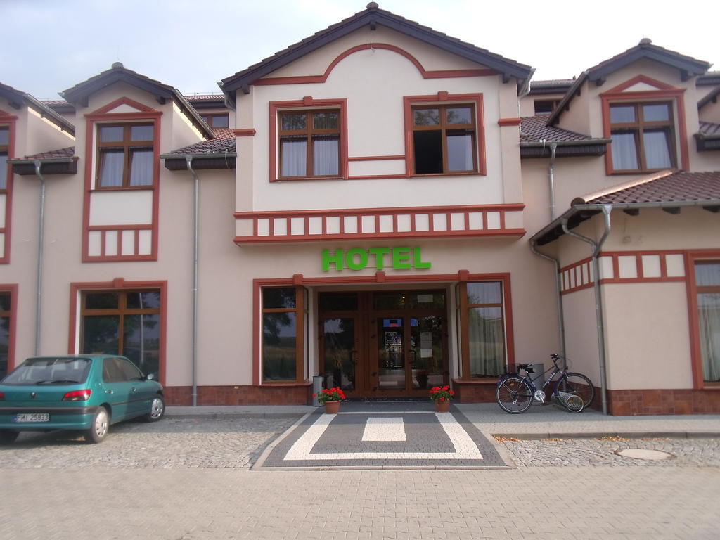 Hotel Neo Międzyrzecz Esterno foto